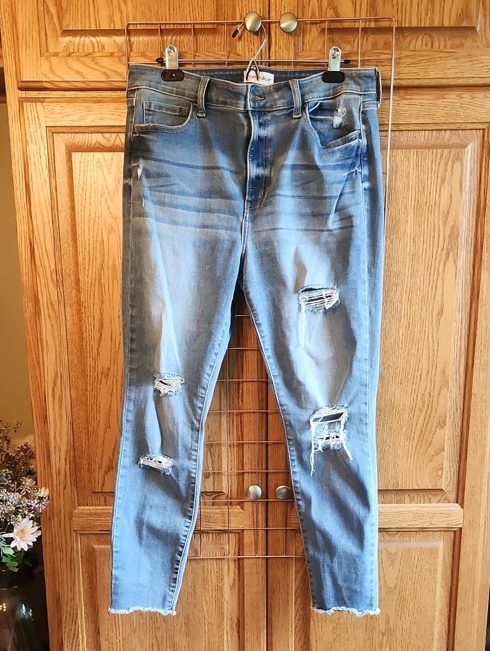 Studio Blue Distressed Light Blue Skinny Jeans, Size 32